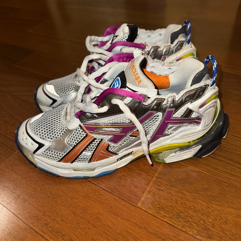 BALENCIAGA MENS RUNNER SNEAKER IN GREY SIZE 12